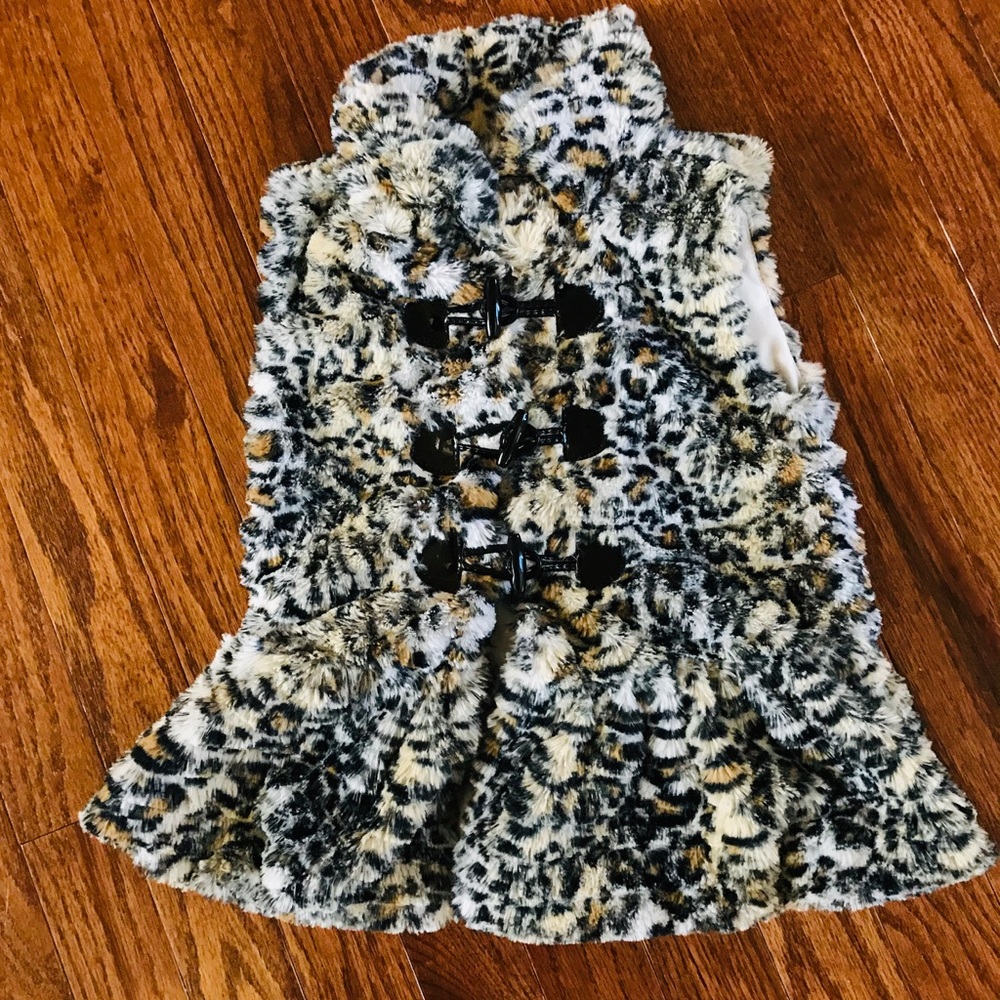 Faux fur vest size 4 (girls)